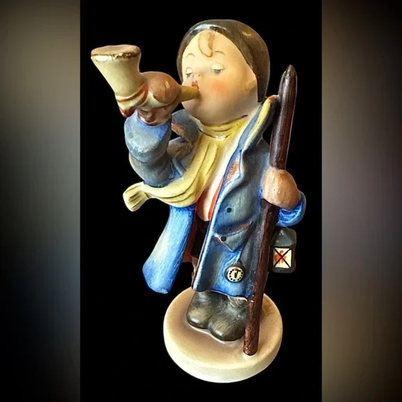 Goebel Hummel “Hear Ye, Hear Ye” #15/0 Figurine - Picture 1 of 5